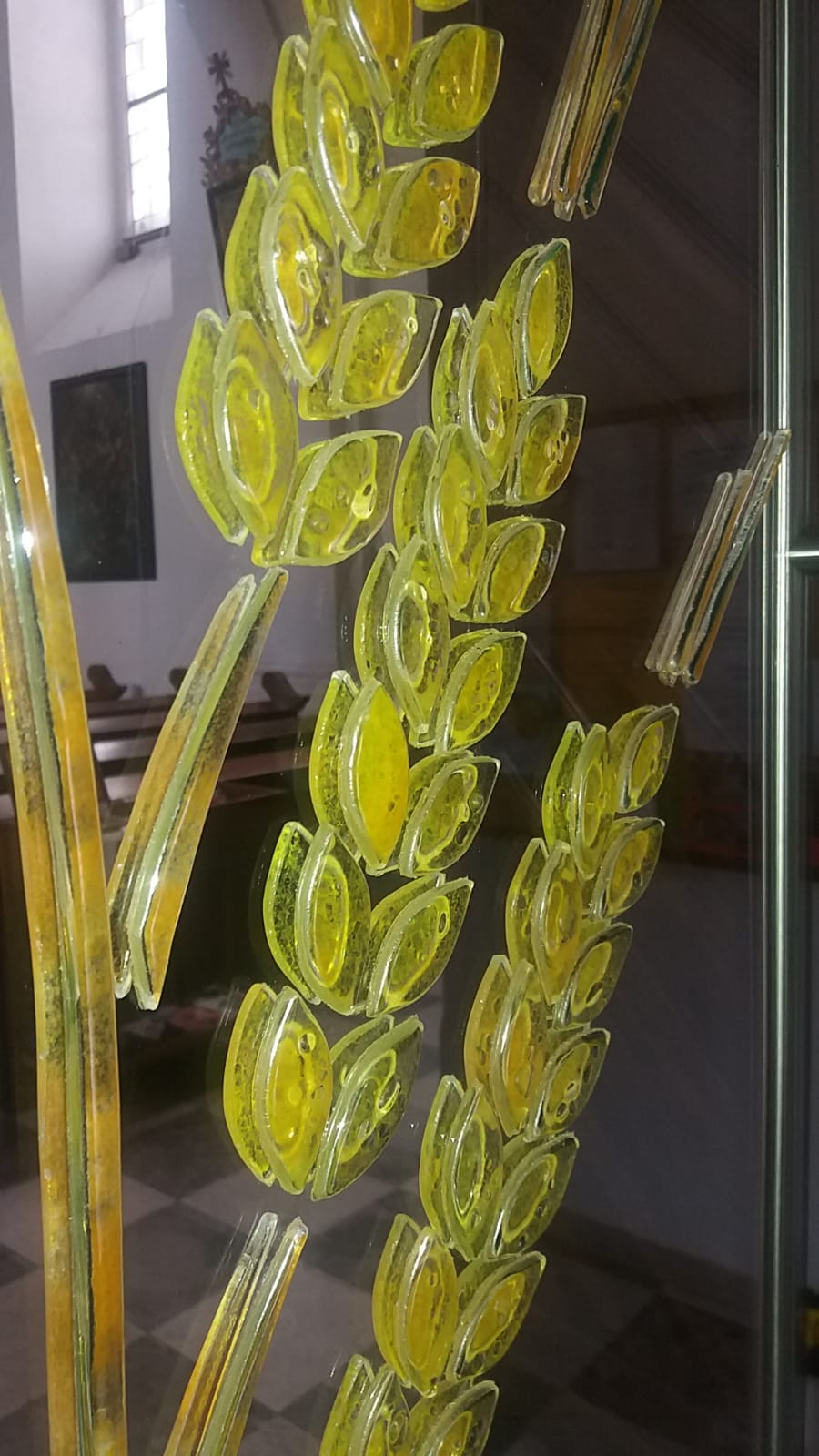 Weizen Ähre auf Kirchentür